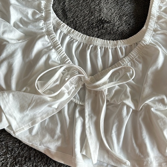 Size L crop top with tie front - Picture 2 of 3